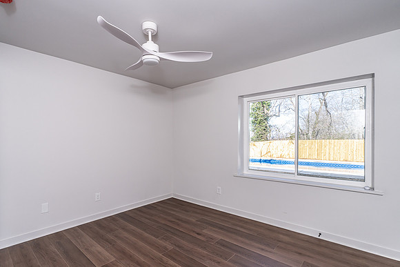 11 E Lakeshore-38