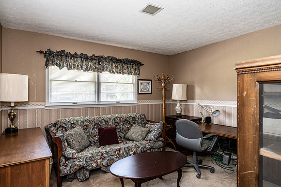 18 Wellington Way SG-14