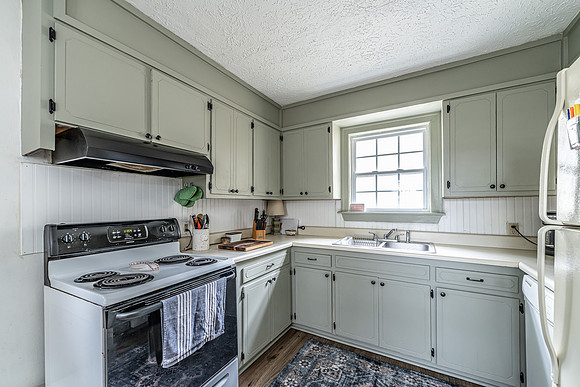 614 Briarwood Circle-5