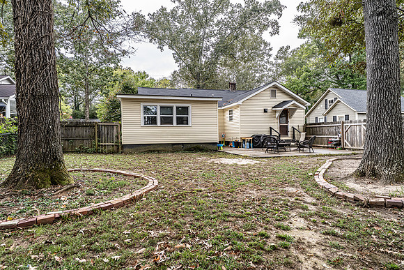 614 Briarwood Circle-17
