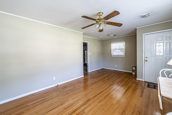 135 Benton-7