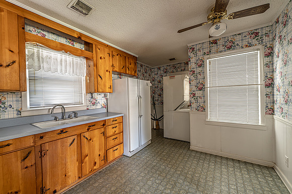 135 Benton-8