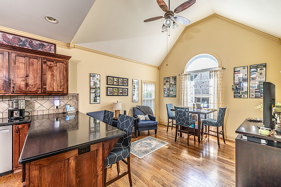 225 Meadow Lakes-4