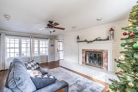 227 W Lakeshore IHC-5