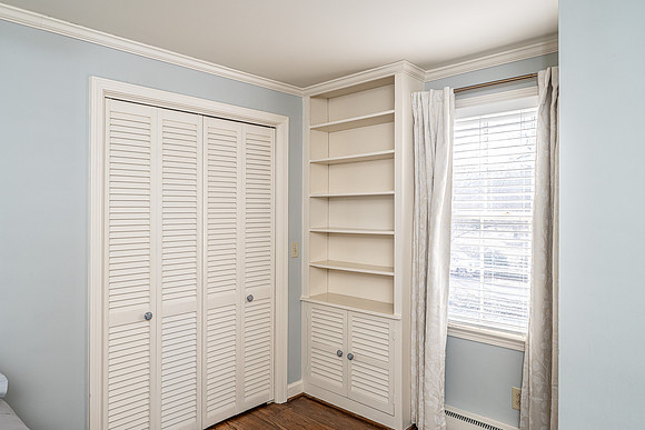 227 W Lakeshore IHC-28