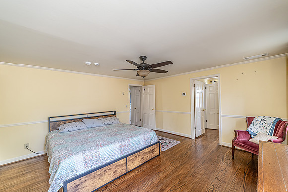 227 W Lakeshore IHC-32