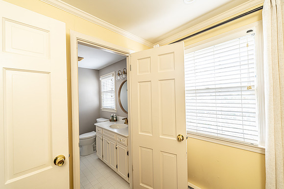 227 W Lakeshore IHC-33
