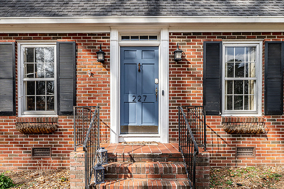 227 W Lakeshore IHC-36