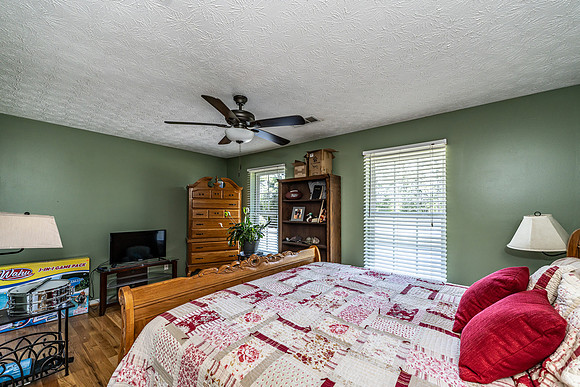 530 Pleasant Valley-10