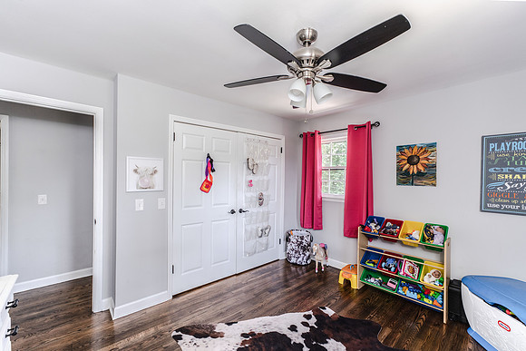 302 East Valley-24