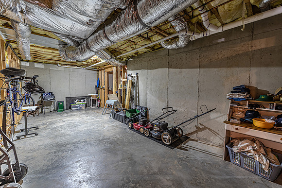 225 Meadow Lakes-30