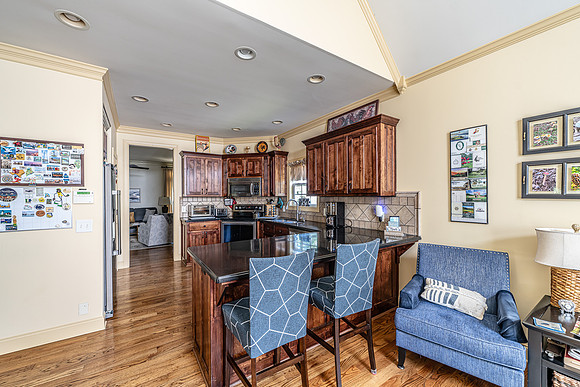 225 Meadow Lakes-6