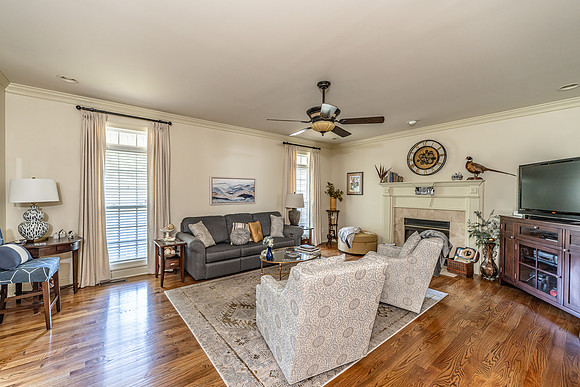 225 Meadow Lakes-10