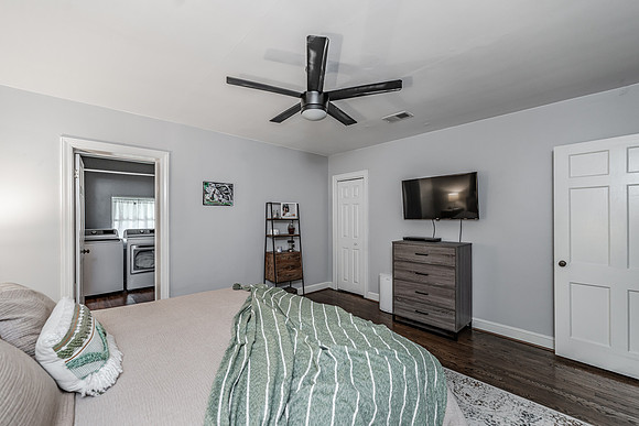 2249 N Broad-22