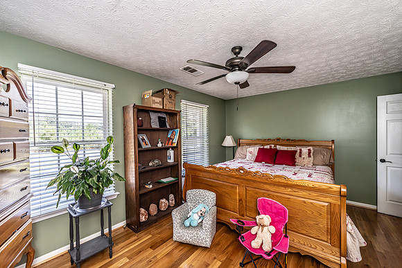530 Pleasant Valley-11