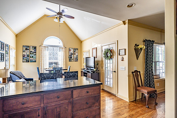 225 Meadow Lakes-8
