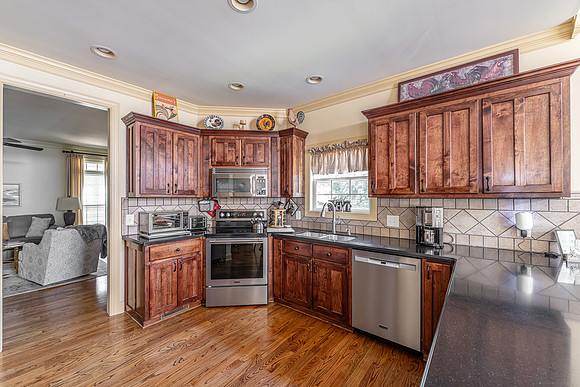 225 Meadow Lakes-3