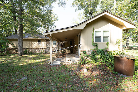 643 Old Summerville-6