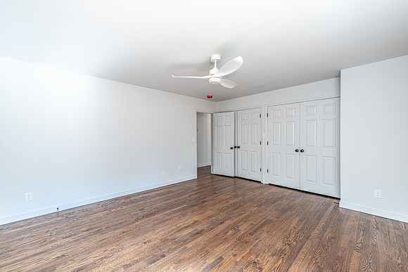 11 E Lakeshore-26