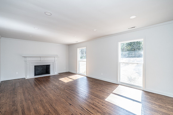 11 E Lakeshore-22