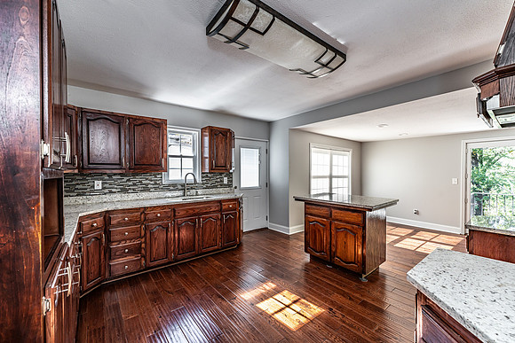 109 Crescent-4