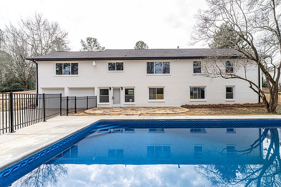 11 E Lakeshore-7