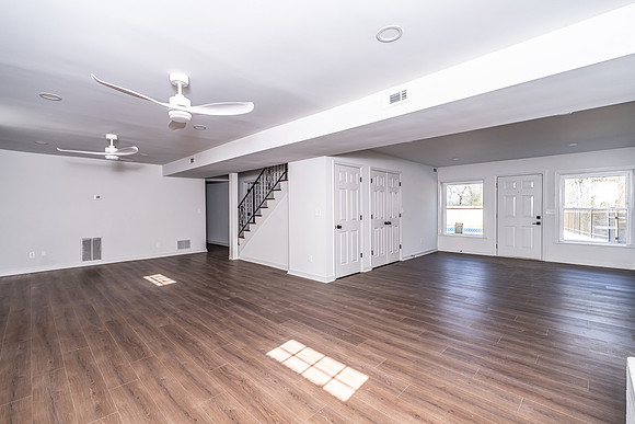 11 E Lakeshore-36