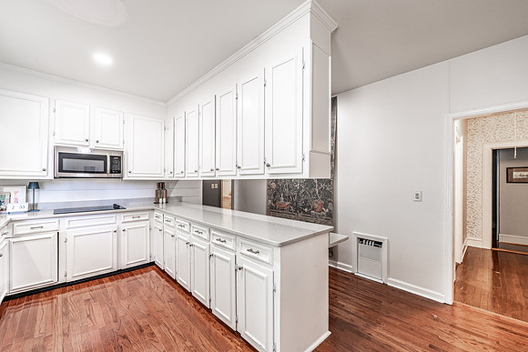 1115 Park Blvd-12