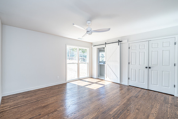 11 E Lakeshore-25