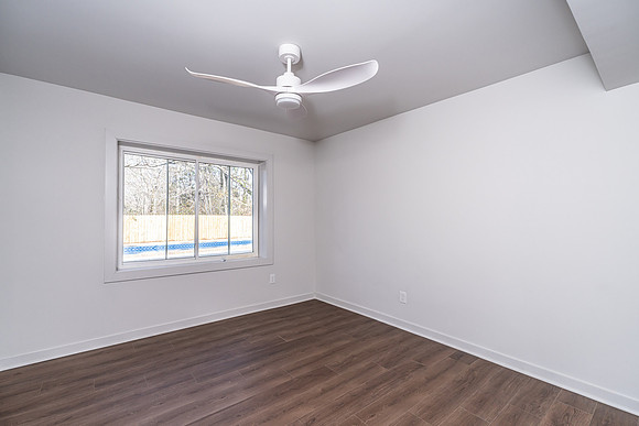 11 E Lakeshore-39