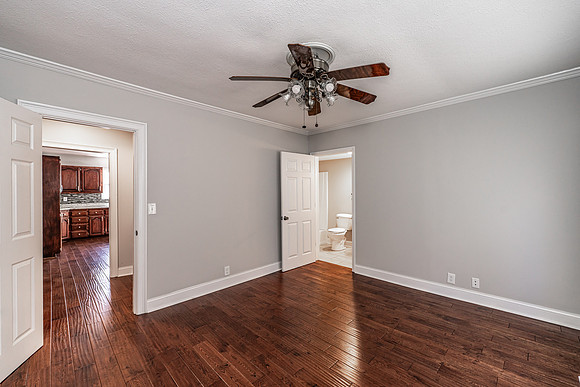 109 Crescent-13