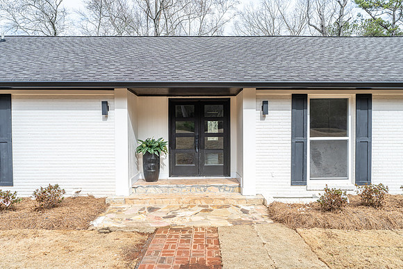 11 E Lakeshore-8