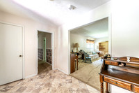 18 Wellington Way SG-3