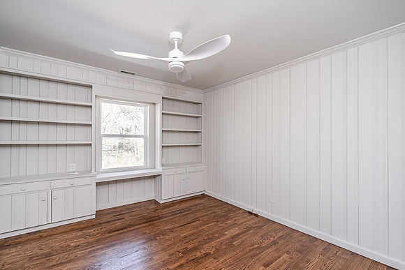 11 E Lakeshore-29