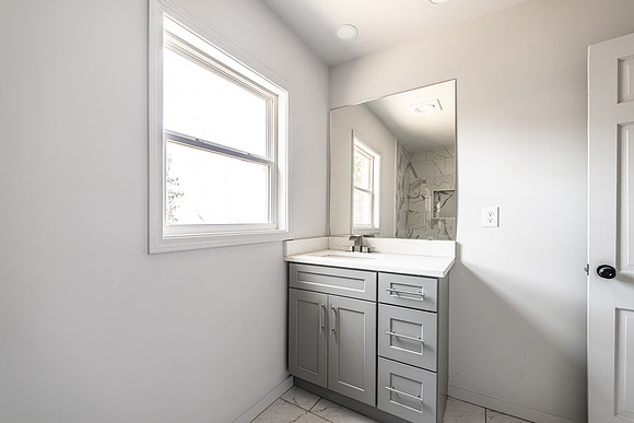 11 E Lakeshore-32