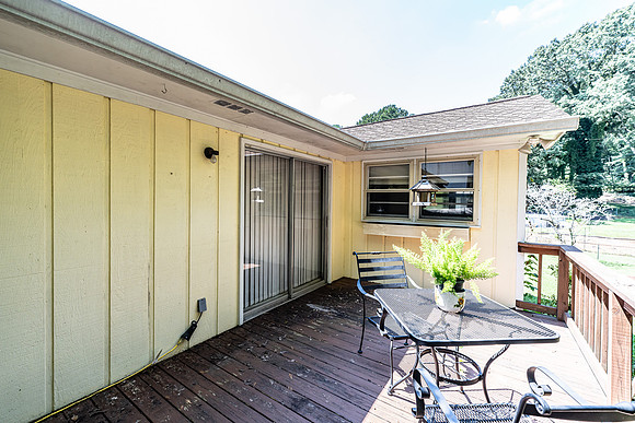 18 Wellington Way SG-23