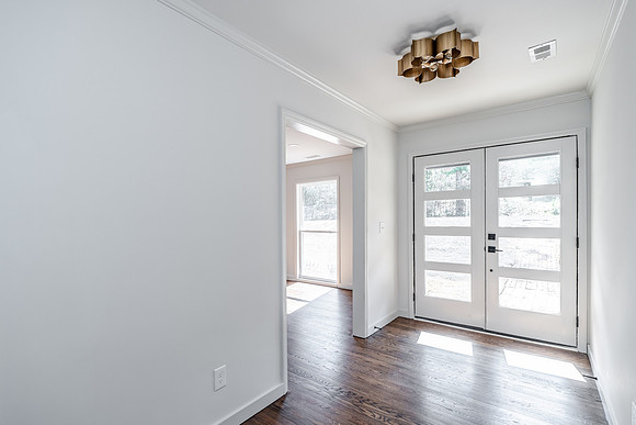11 E Lakeshore-21